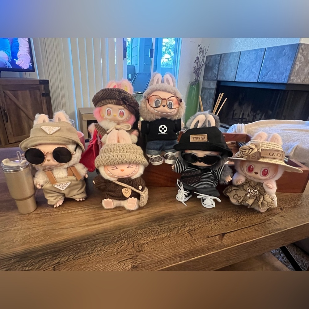 Authentic Labubus - Picture 4 of 10